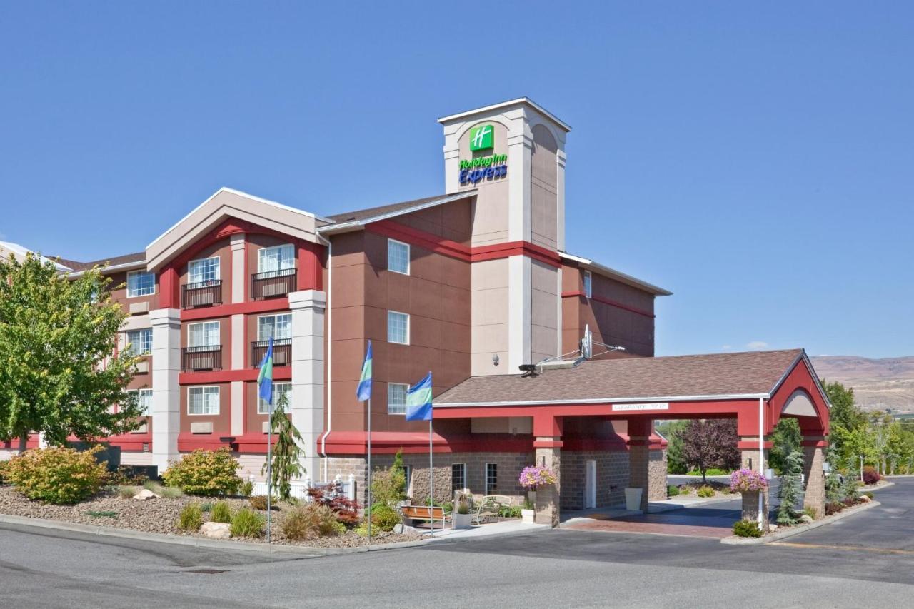 Holiday Inn Express Wenatchee By Ihg Екстериор снимка