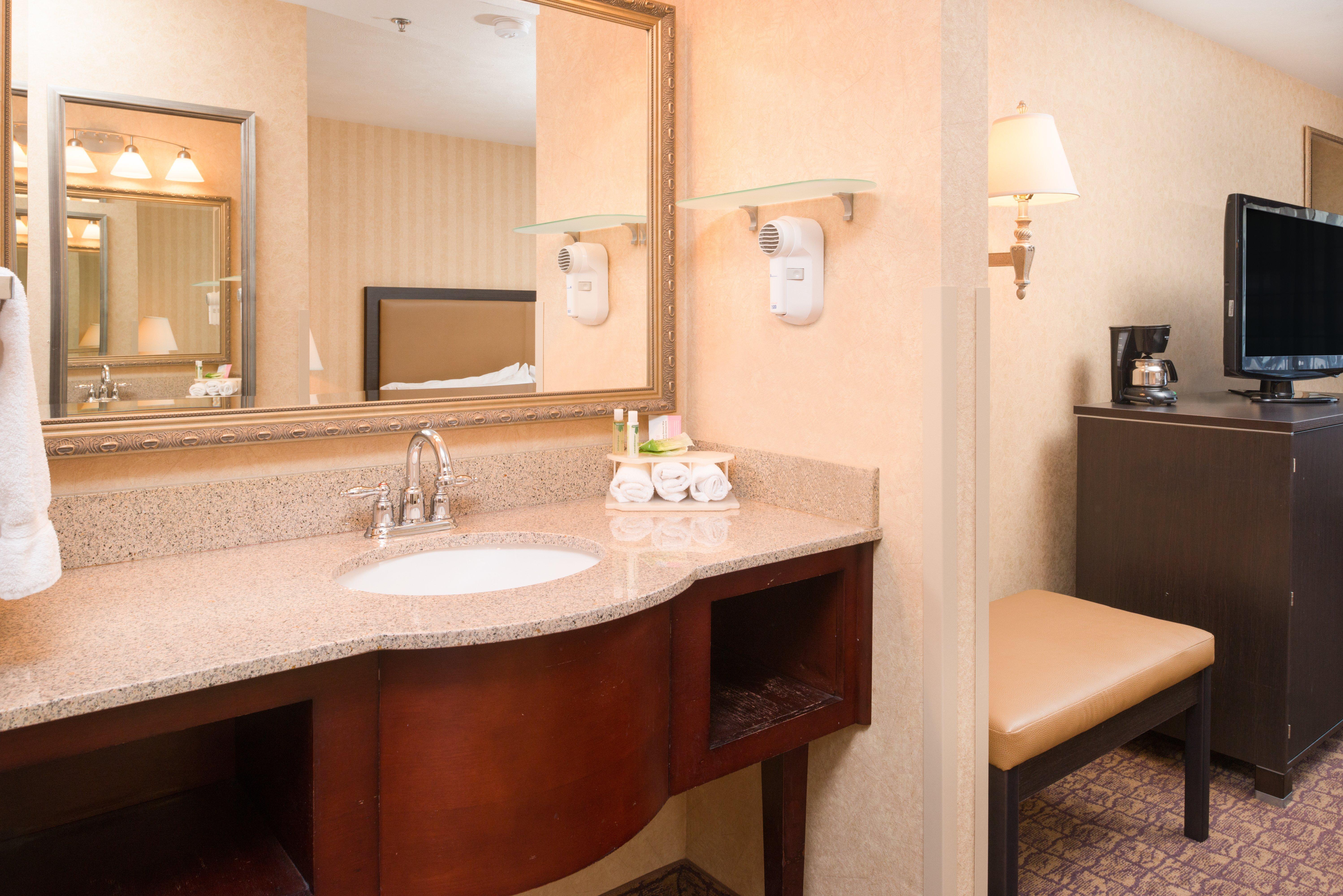 Holiday Inn Express Wenatchee By Ihg Екстериор снимка