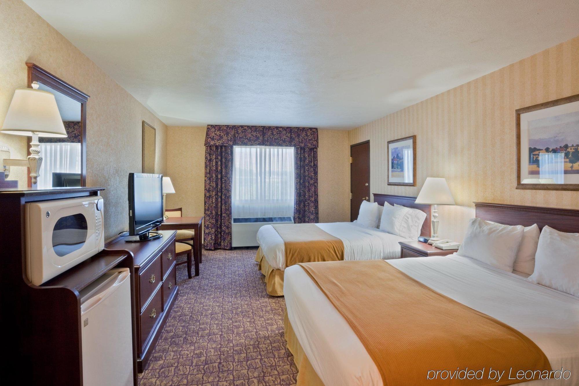 Holiday Inn Express Wenatchee By Ihg Стая снимка
