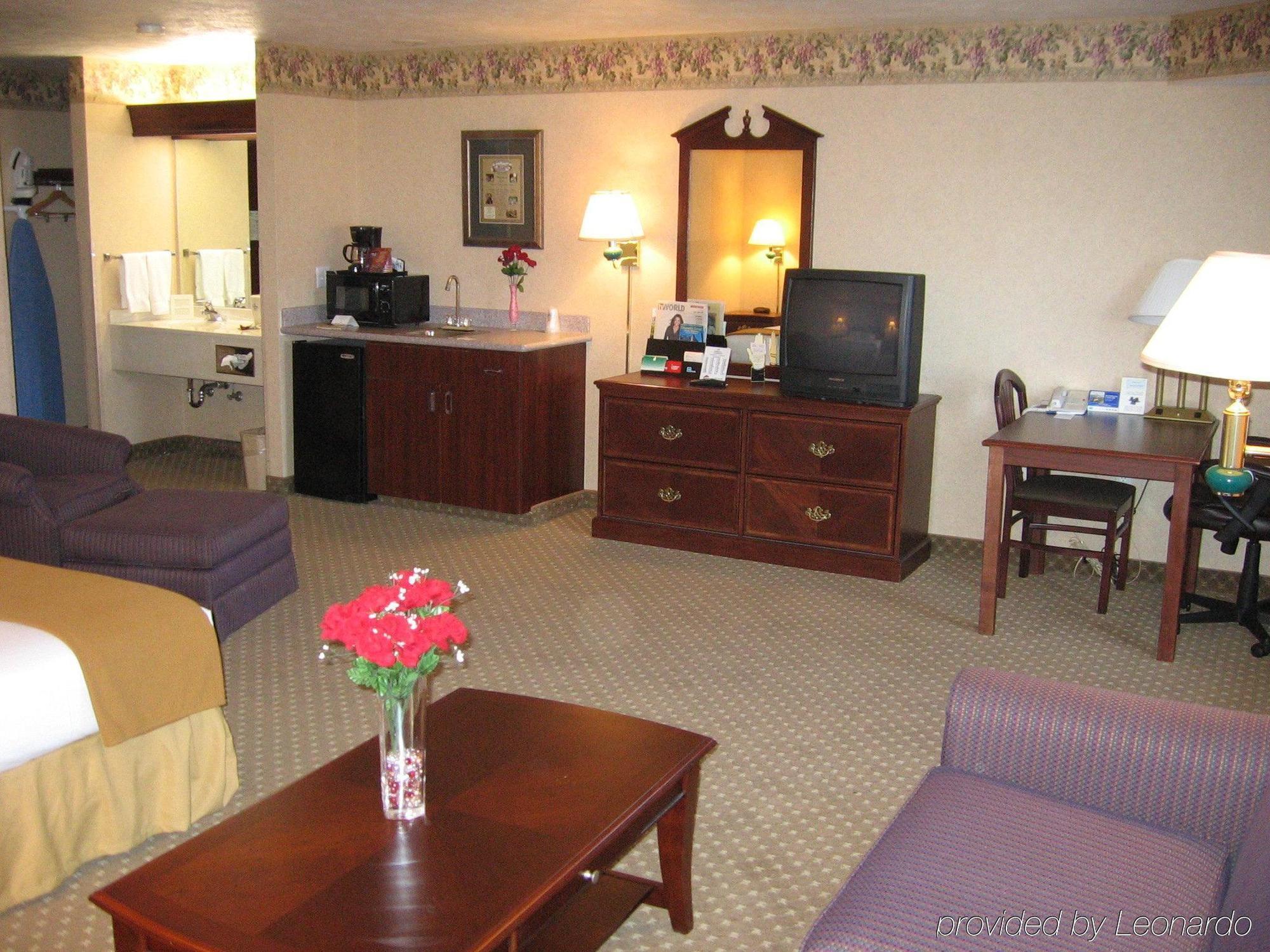 Holiday Inn Express Wenatchee By Ihg Стая снимка