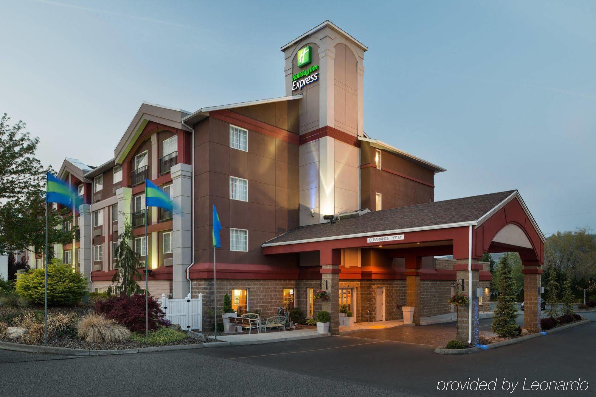 Holiday Inn Express Wenatchee By Ihg Екстериор снимка