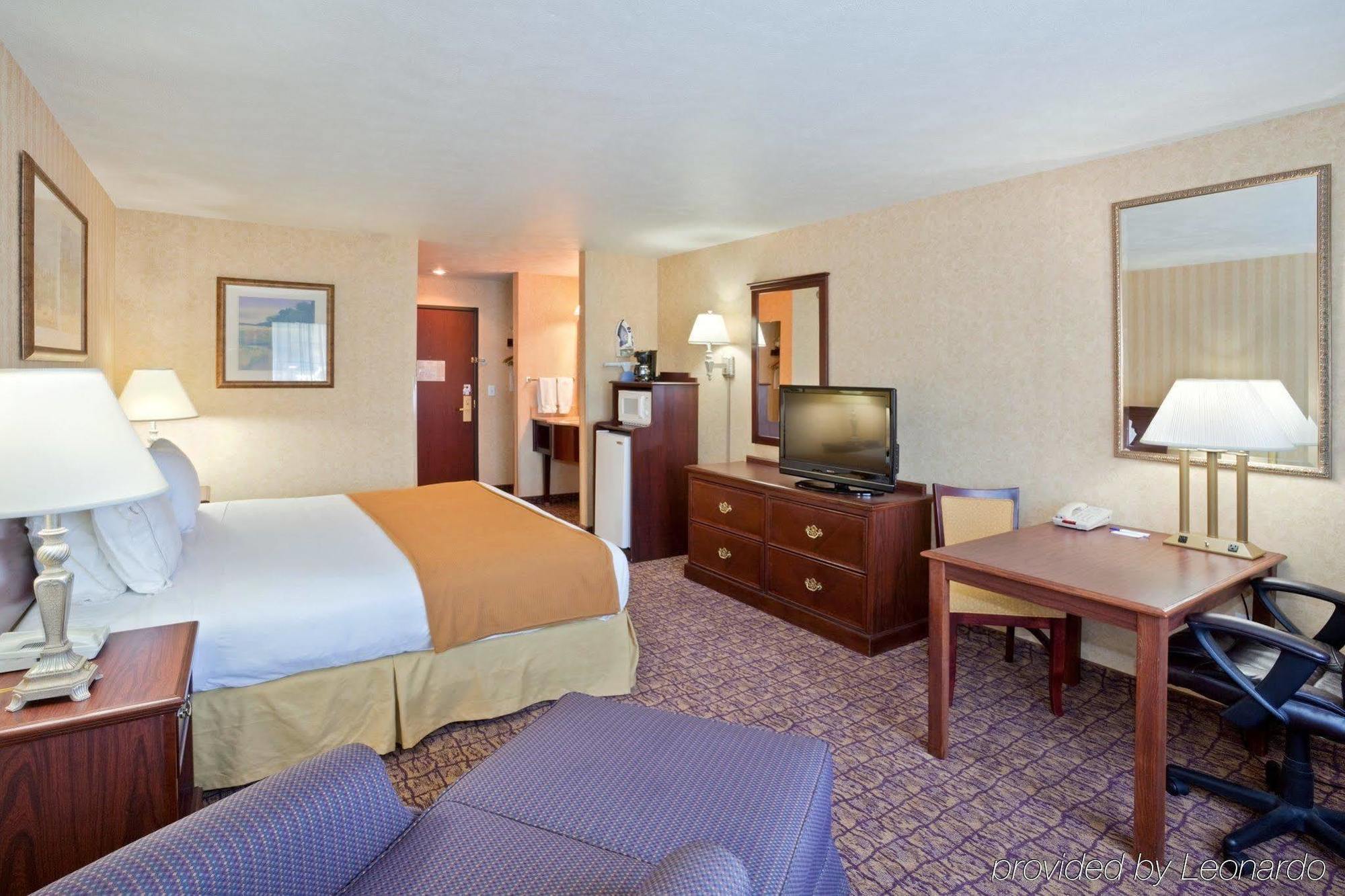 Holiday Inn Express Wenatchee By Ihg Екстериор снимка