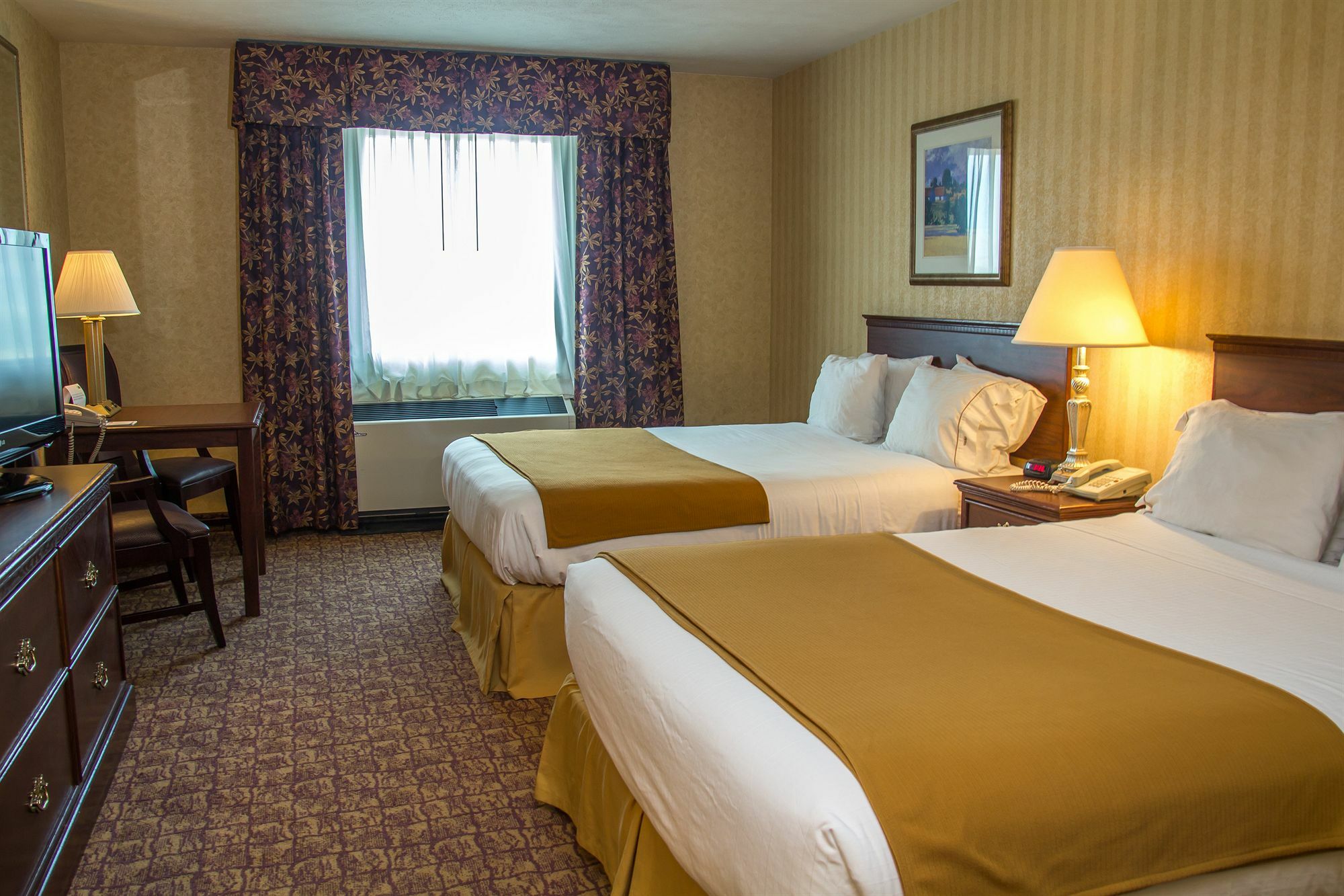 Holiday Inn Express Wenatchee By Ihg Екстериор снимка